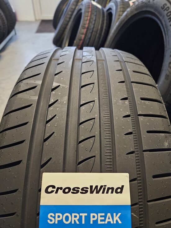 235/50R18 Crosswind Sport Peak 
